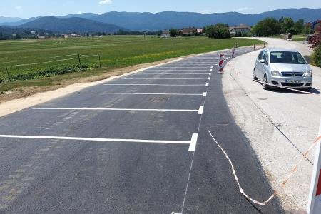 PARKIRNI PROSTOR OB GD GRAHOVO FOTO BOŠTJAN OTONIČAR (1)